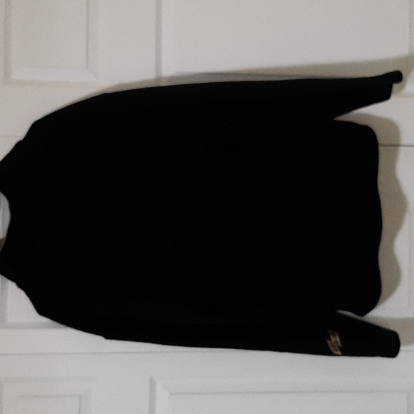 Muskoka Lakes sweatshirt/hoodie. Day & Ross logo on cuff of sleeve. - Picture 2 of 4